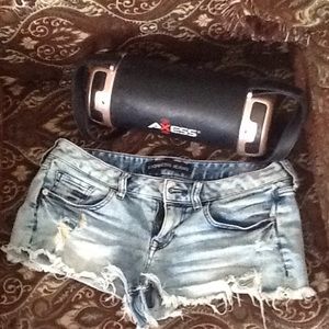 Stoned washed short shorts.